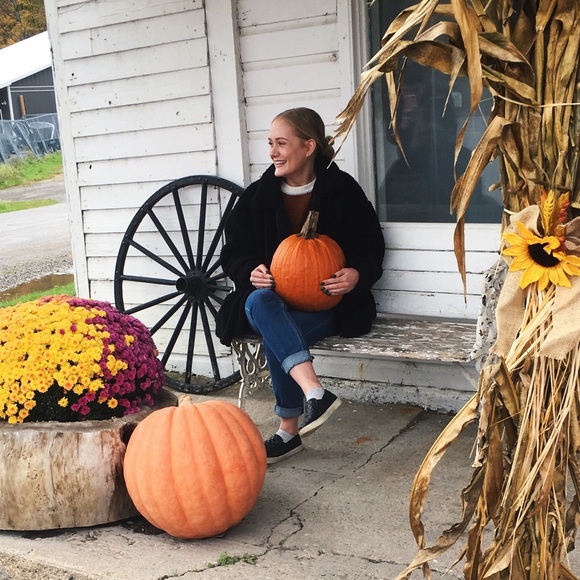 Meet your Posher, Charlotte - Picture 4 of 4